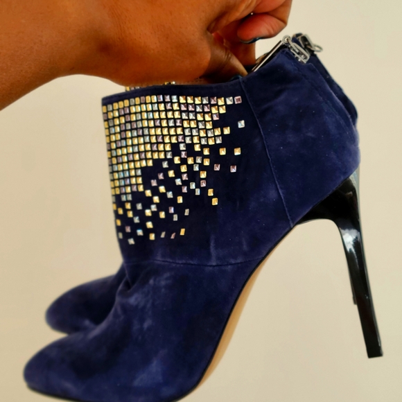 Boots - Picture 5 of 6